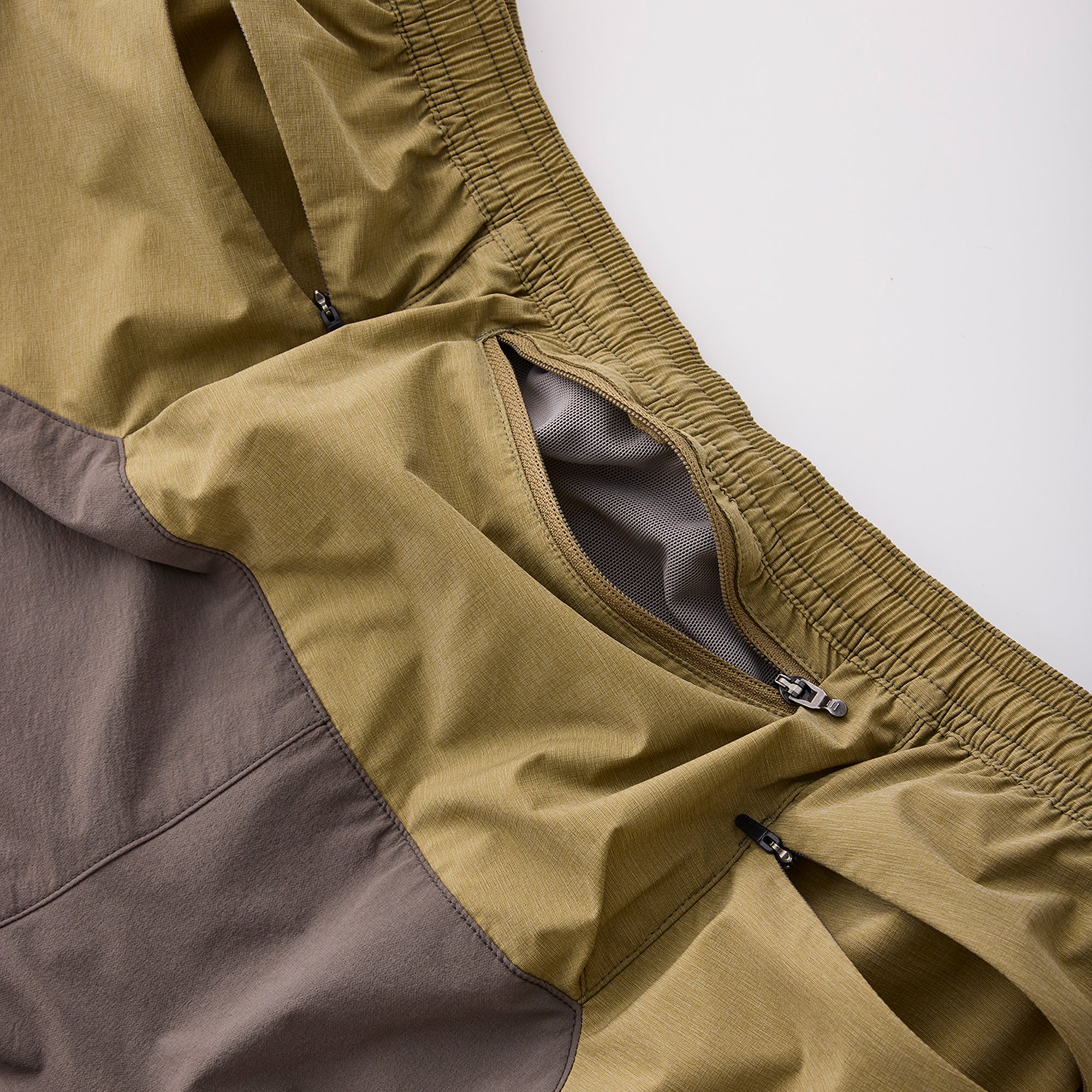 Scrambling Short Men's