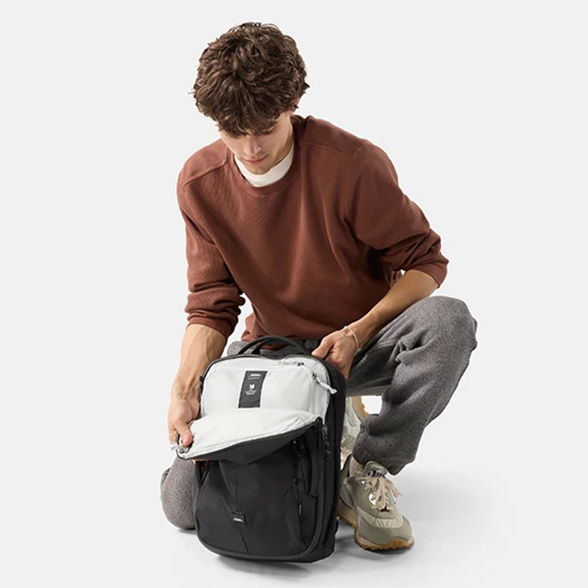 18L Personal Item Travel Pack