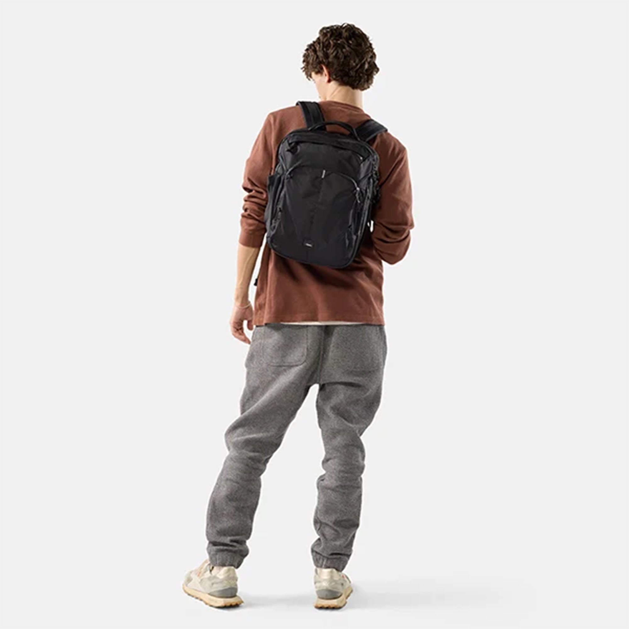 18L Personal Item Travel Pack